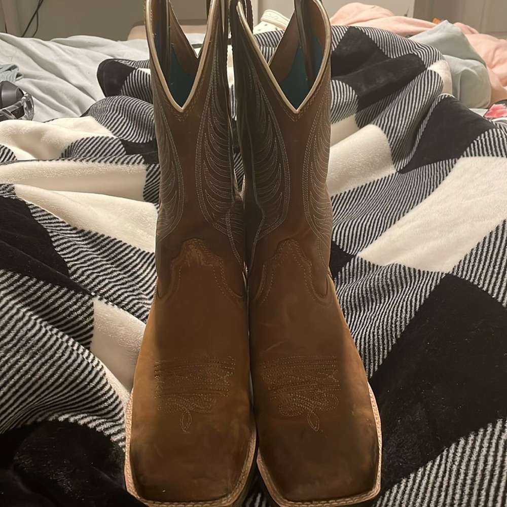 Women’s Ariat western boots